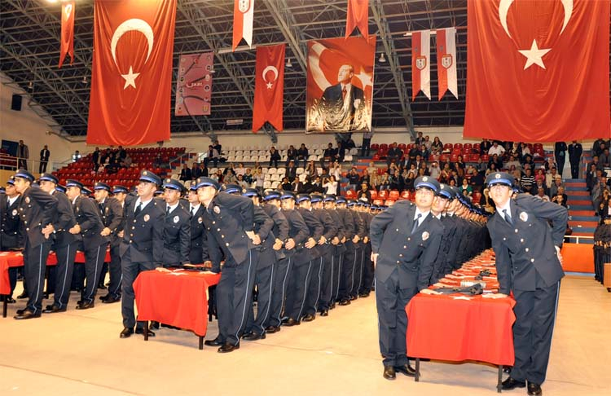 Mersin\'de 468 Polis Mezun Oldu