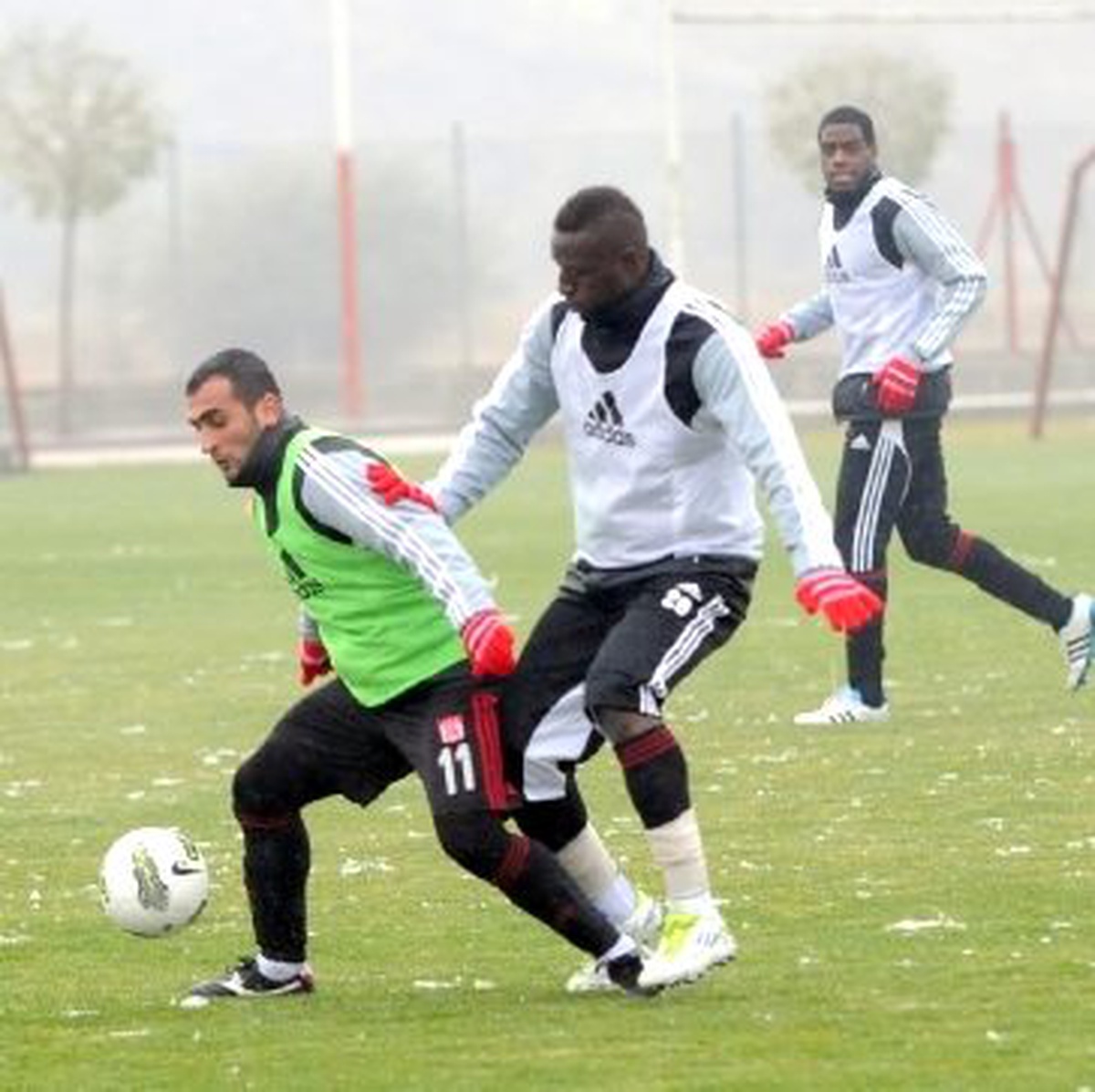 Sivasspor Teknik Direktörü Çalımbay: Fenerbahçe'yi Yenmek İçin Kapasitemizin Üzerine Çıkmalıyız