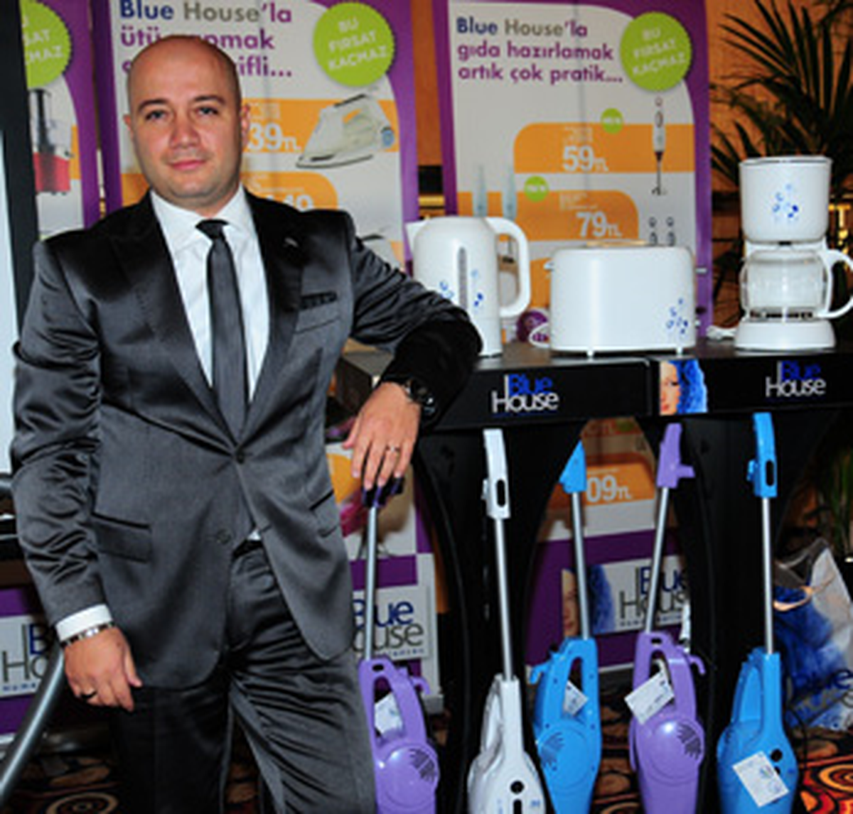 Blue House, Perakendeye Giriyor