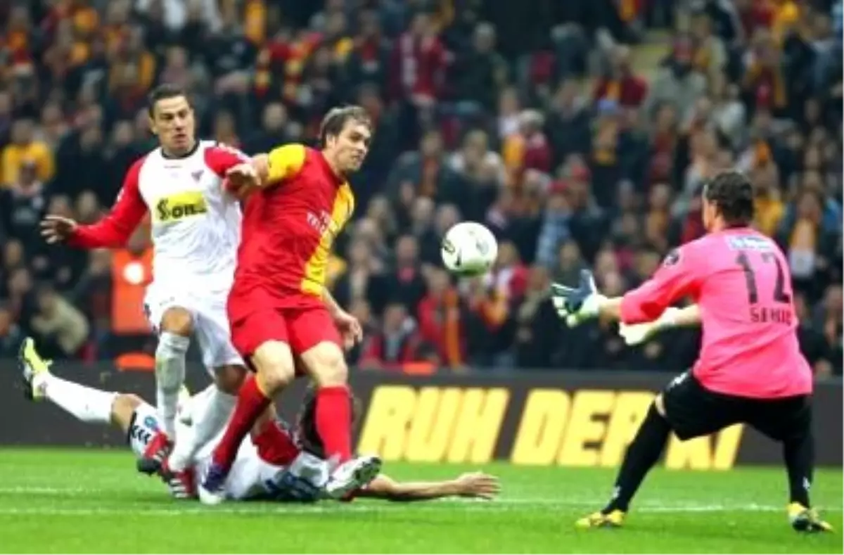 Galatasaray: 0 - Mersin İdmanyurdu: 0