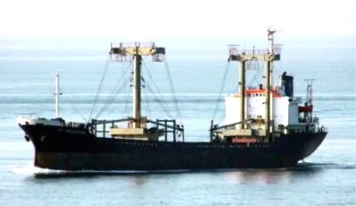 Korsanlar Kaçırdıkları Petrol Tankerini Bıraktı