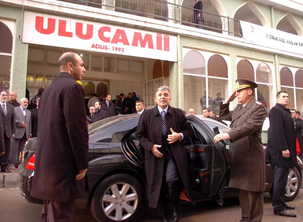 Cumhurbaşkanı Gül Bayram Namazını Van\'da Kıldı