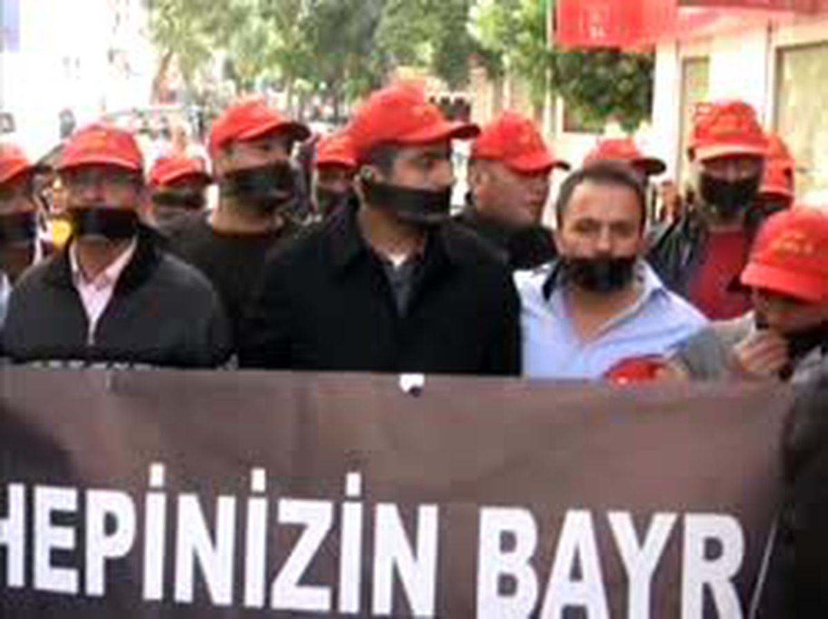 CHP Bayramlaşmasında İşçilerden Siyah Bantlı Protesto