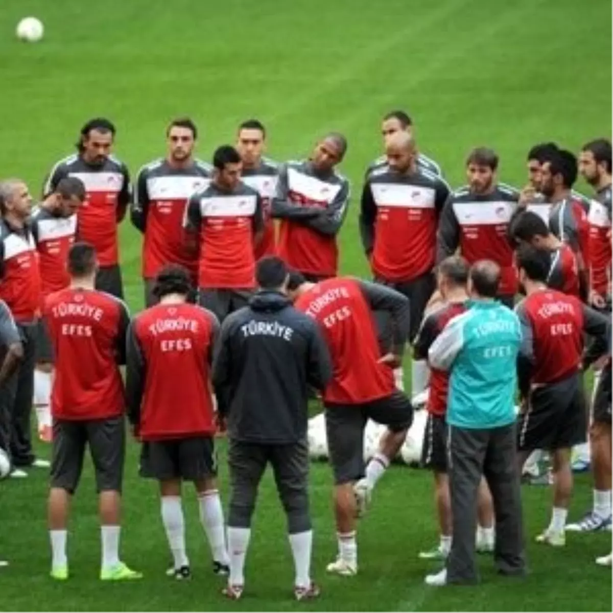 Milliler Kampa Girdi