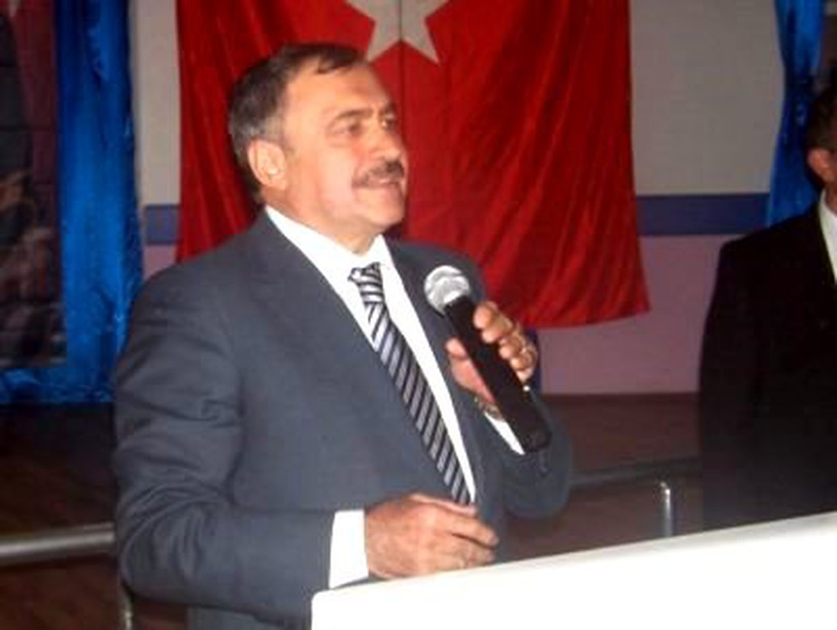 Bakan Eroğlu, 30 Bin Kişi ile Tokalaştı