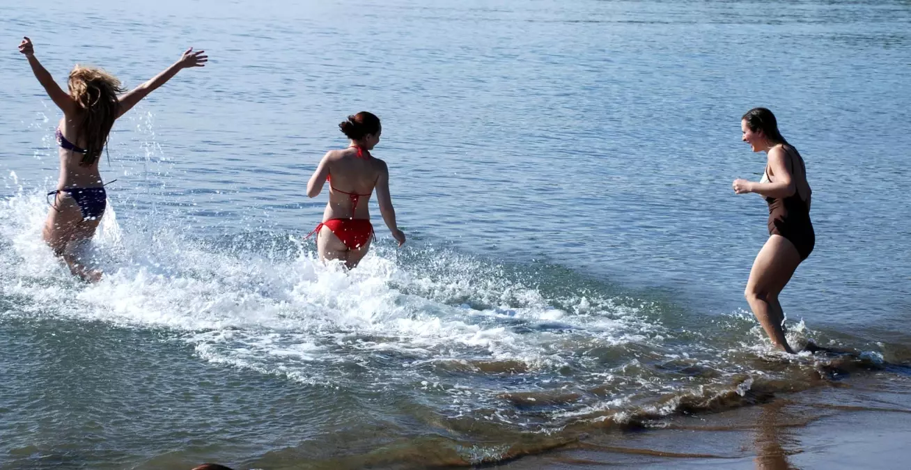 İztuzu Sahiline Bayramda Tatilci Akını