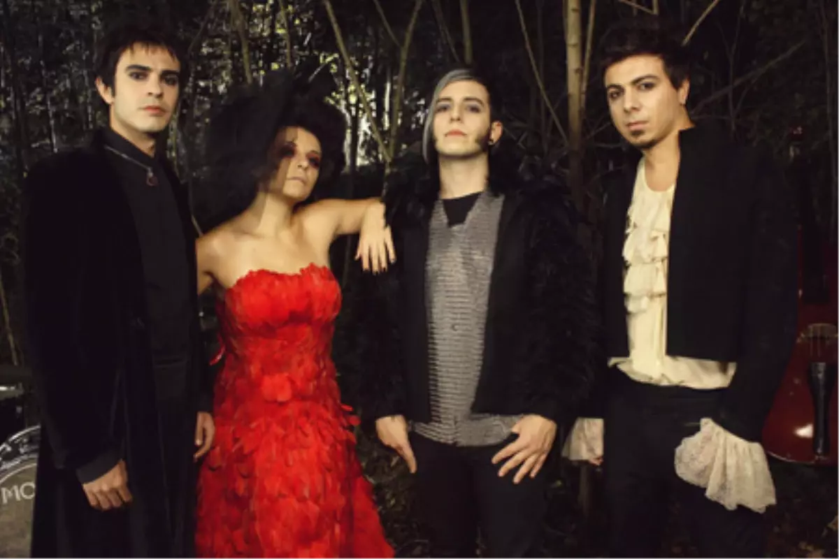 Model, Bostancı Gösteri Merkezi\'nde