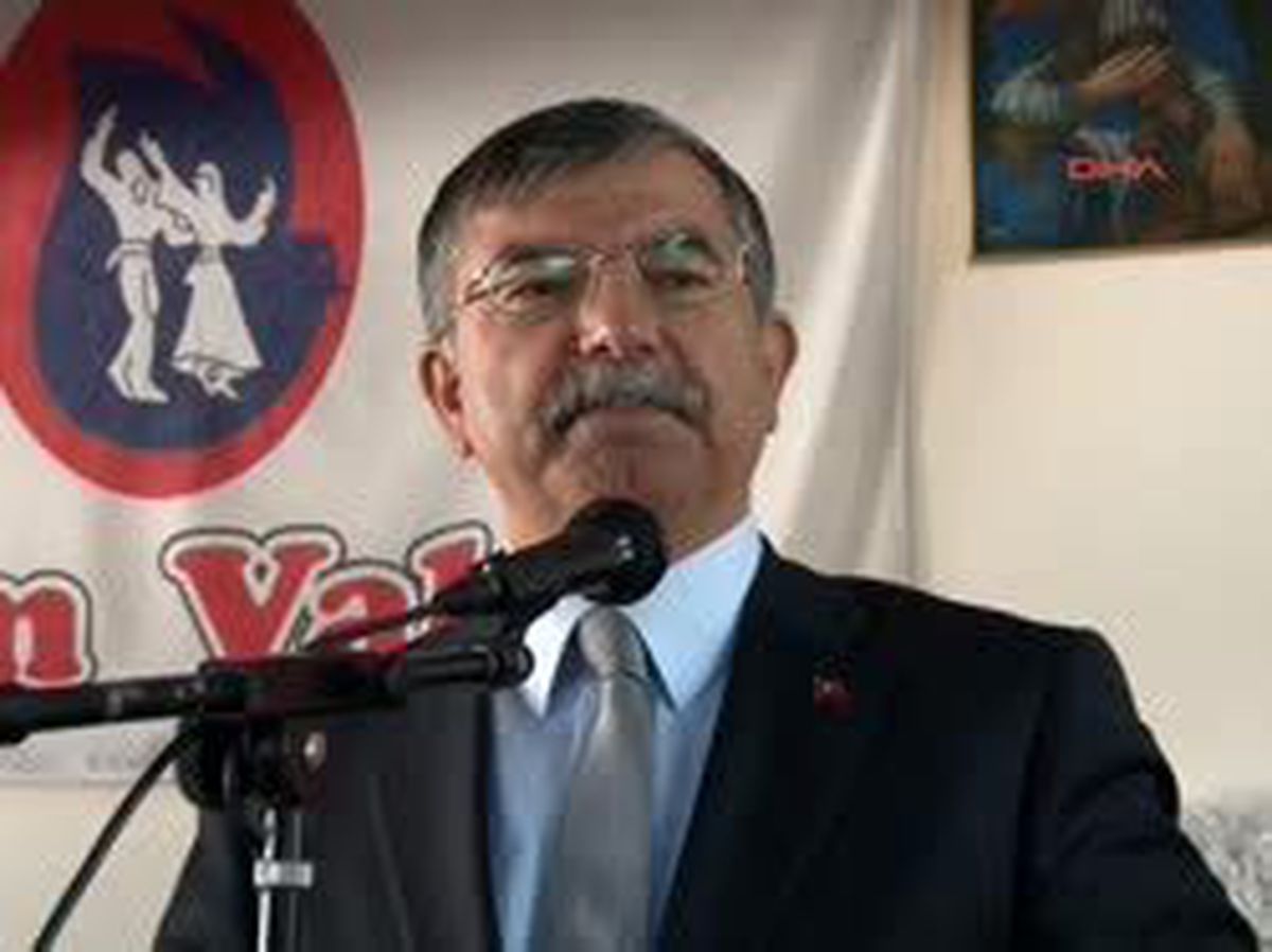 Milli Savunma Bakanı İsmet Yılmaz, Bayramlaşma Programlarına Katıldı