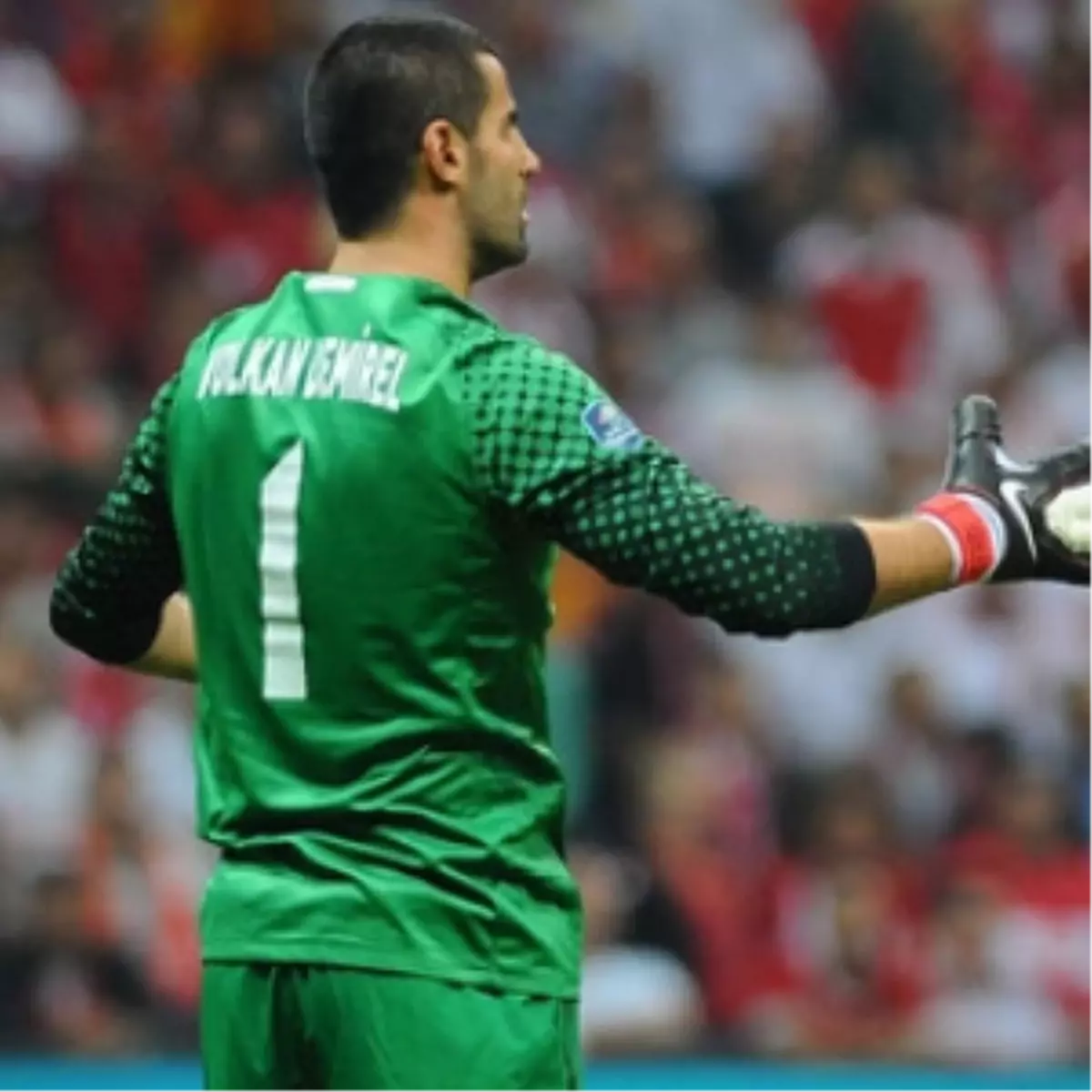 Volkan: "Türk Bayrağı\'nın Altında Toplanmalıyız"