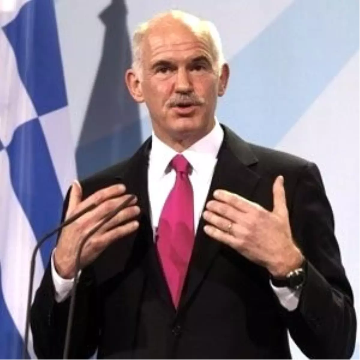 Yunanistan\'da Uzlaşma Arayışları