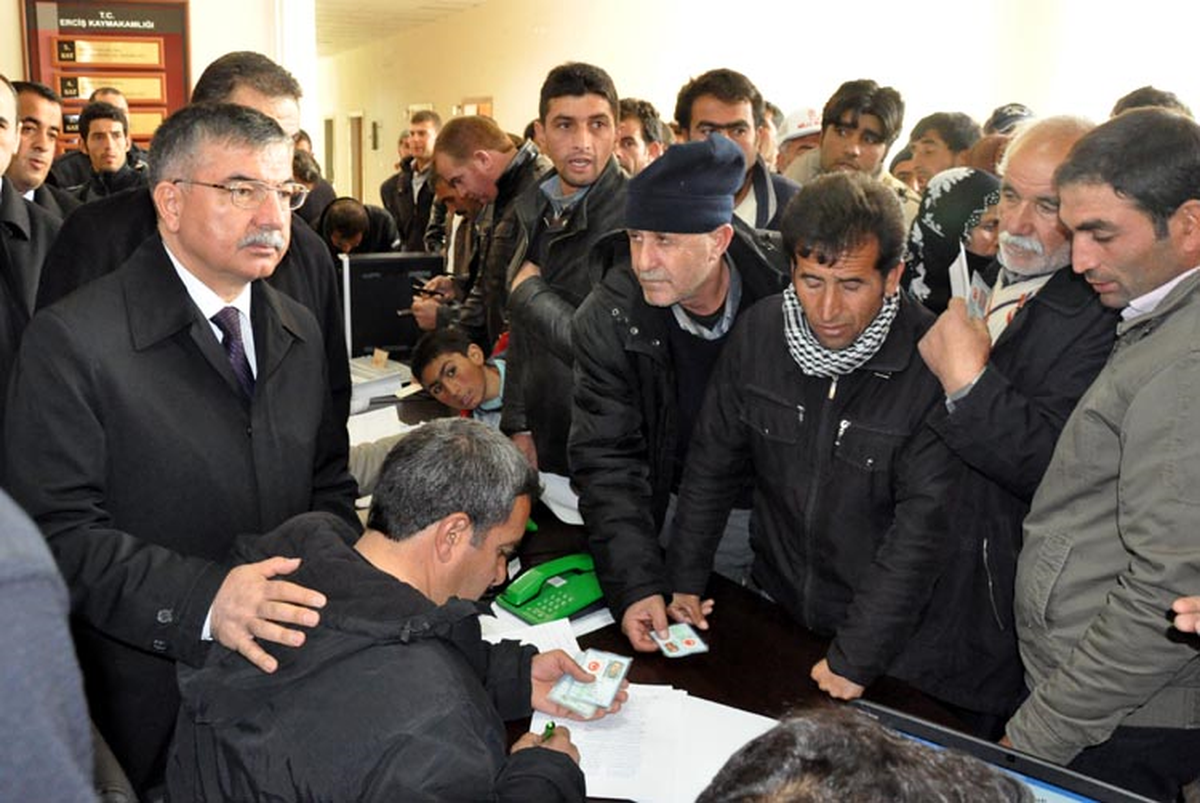 Bakan Yılmaz: Ailesi Deprem Bölesindeki Askere 2 Aya Kadar İzin Veriliyor