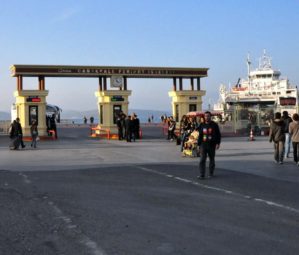 Çanakkale\'de Boğaz Geçişinde Yoğunluk Olmadı