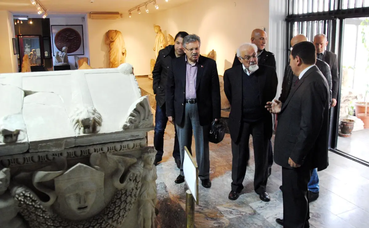 Hahambaşı Haleva: Tanrının Nuru ve Işığı Türkiyemizi Aydınlatsın