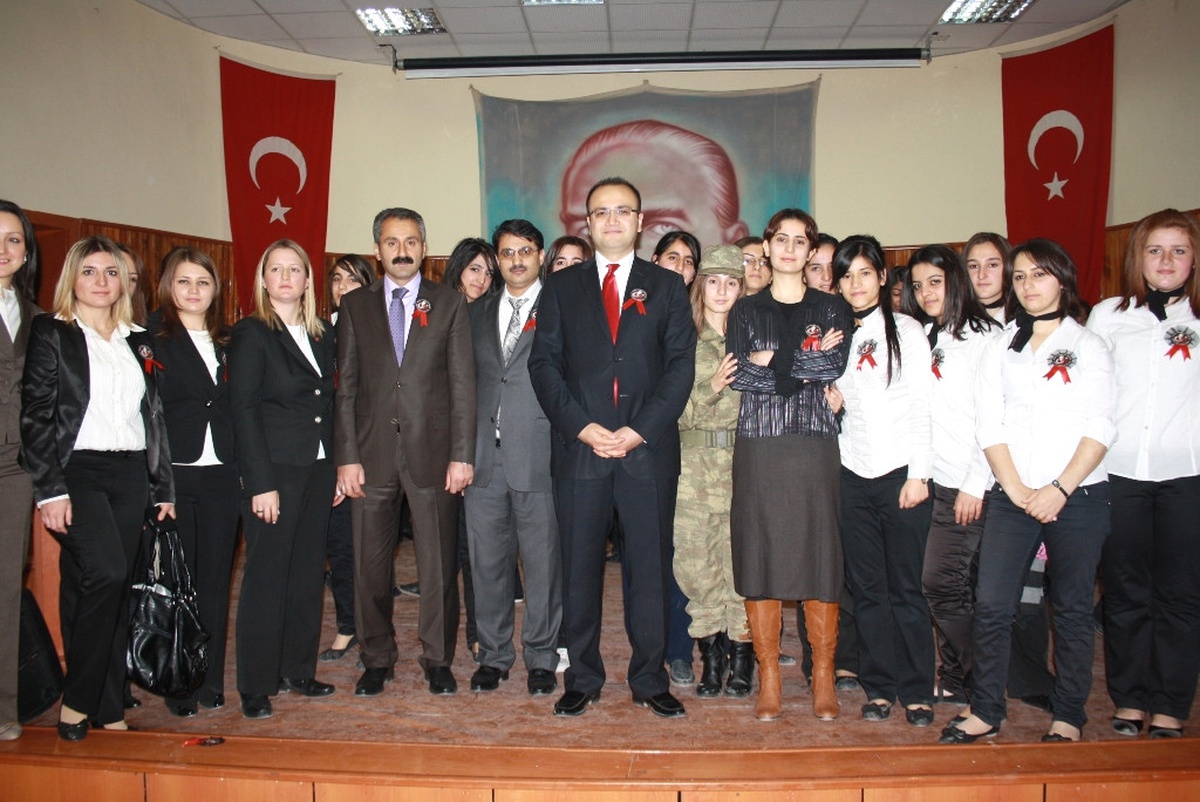 Büyük Önder Atatürk'ü Anıyoruz