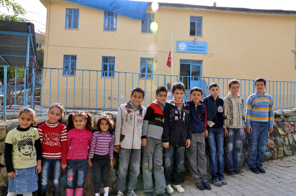 Çürük Olduğunu İddia Ettikleri Okula Çocuklarını Göndermiyorlar