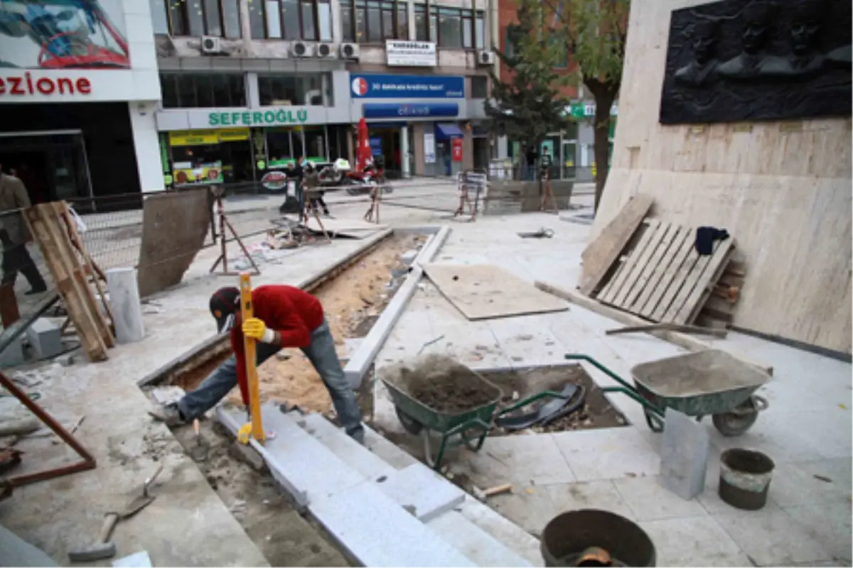 Gebze Kent Meydanı Şekilleniyor
