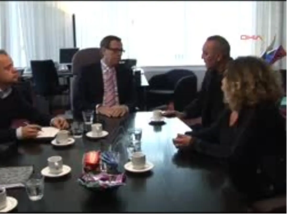 Gözü Yaşlı Türk Ailesi Hollanda\'dan Adalet İstiyor