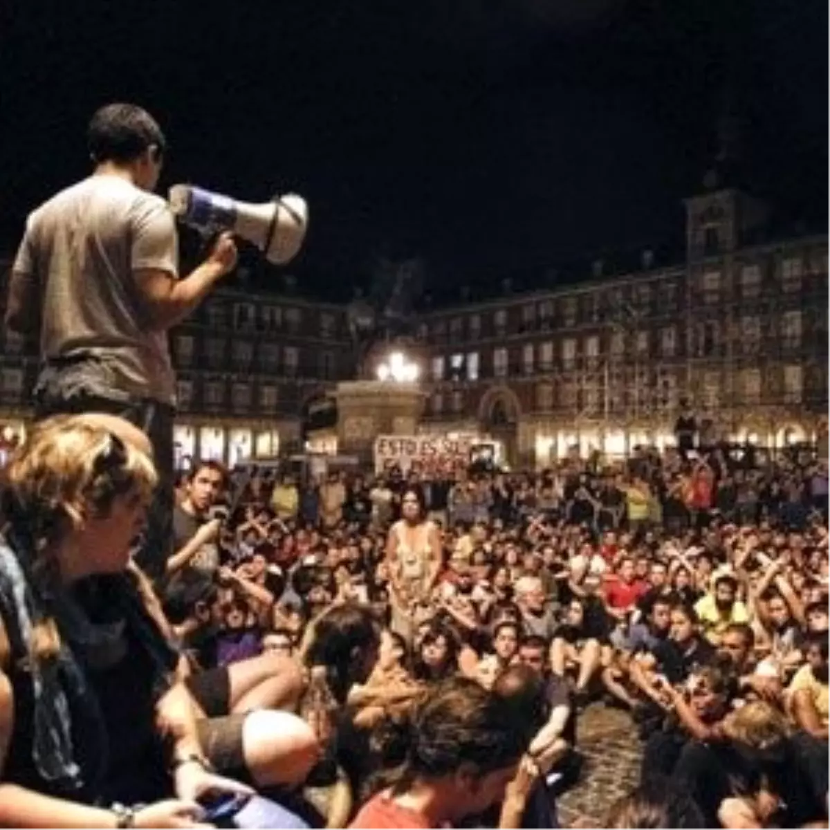 Protestocular Yola Çıktı