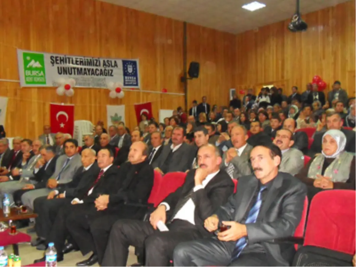 Şiir Tutkunlarının Gözüyle Cumhuriyet 

