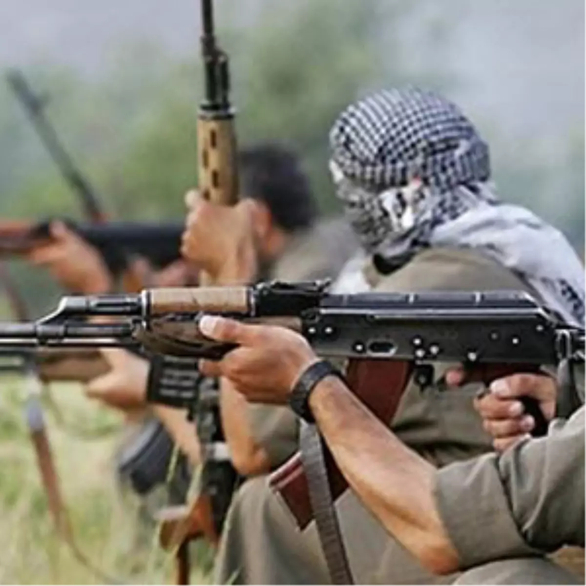 Silvan\'da Baraj Şantiyesinde 9 Aracın Yakılması