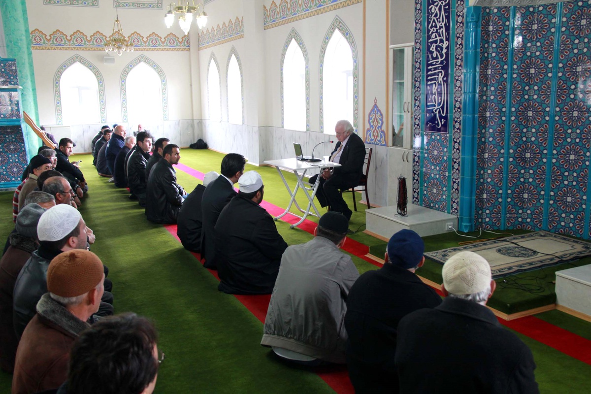Prof Işıkara, Cami Cemaatine Depremi Anlattı