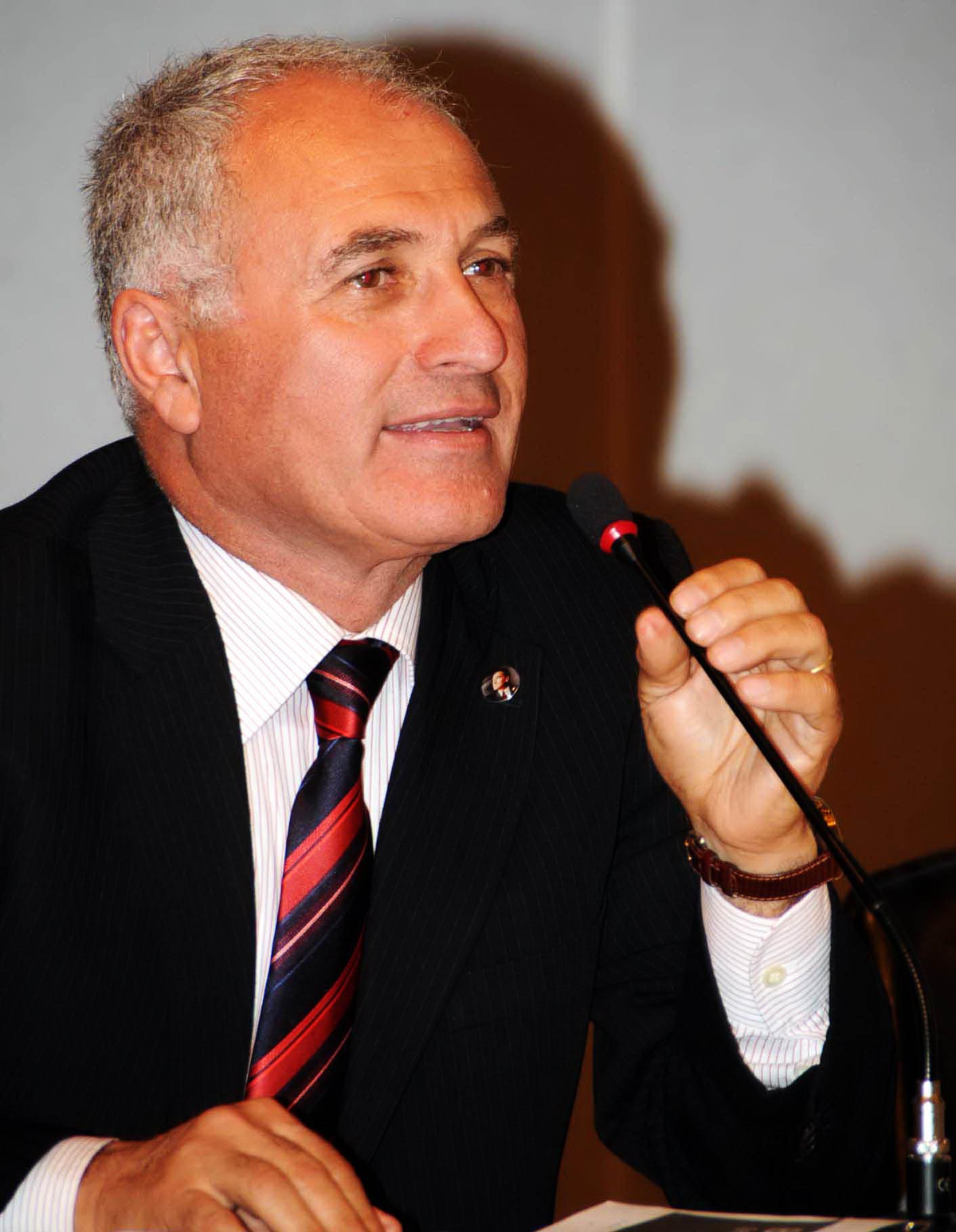 Emekli Tümgeneral Özbek'e 1,5 Yıl Hapis Cezası
