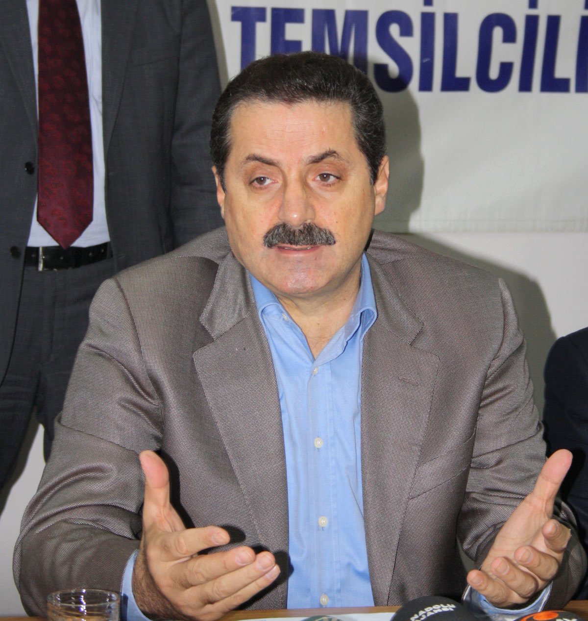 Faruk Çelik: Kürsü Özgürlüğünü, Çamur Atmak ve Leke Çalmak İçin Yapmayalım