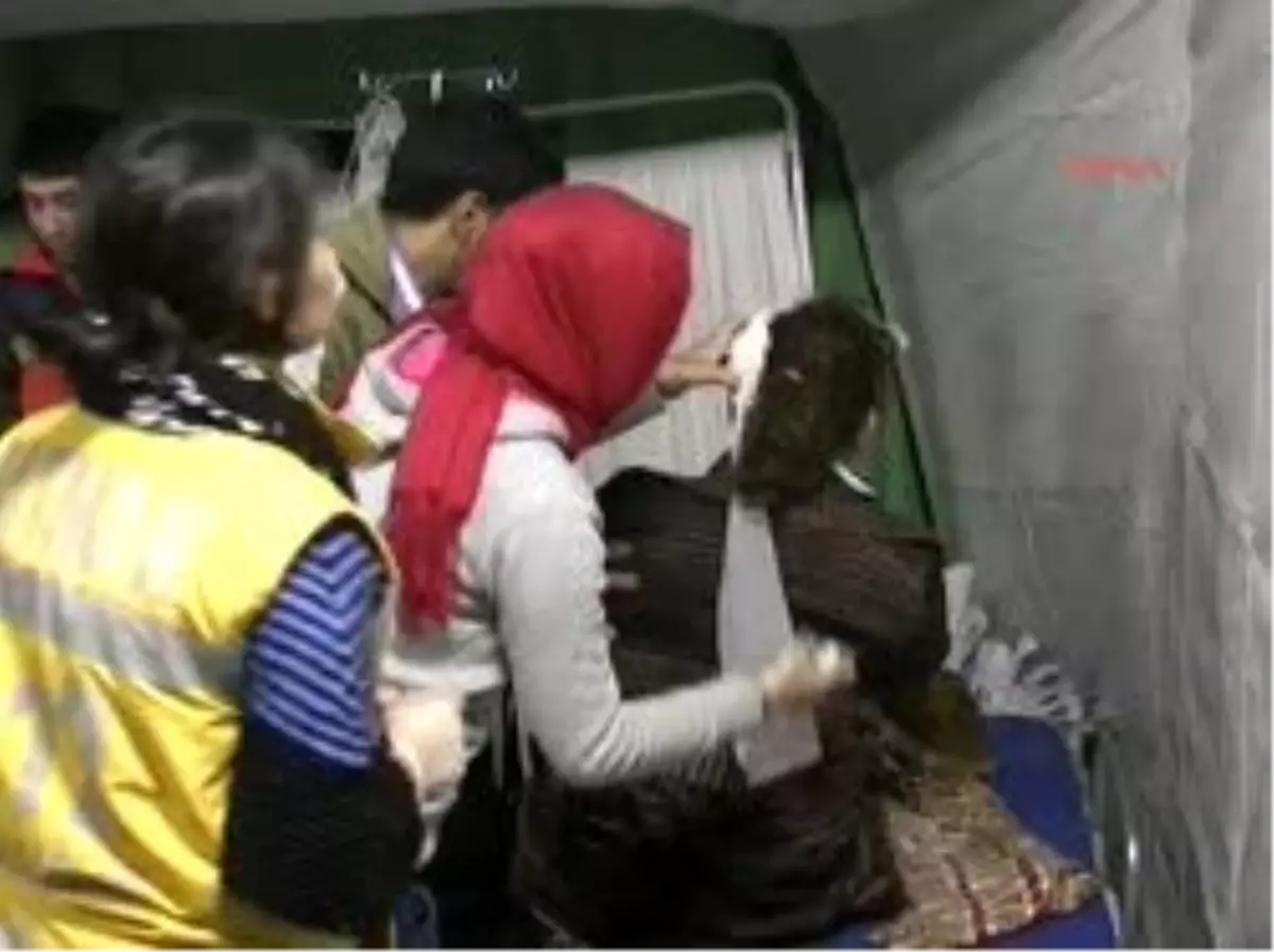 İran Otobüsüne Silahlı Saldırı: 8 Yaralı