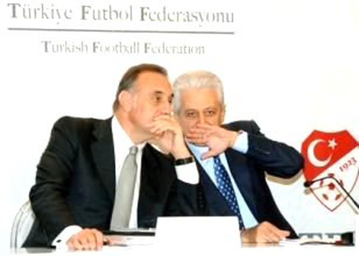Hiddink Tazminat Alacak Mı?