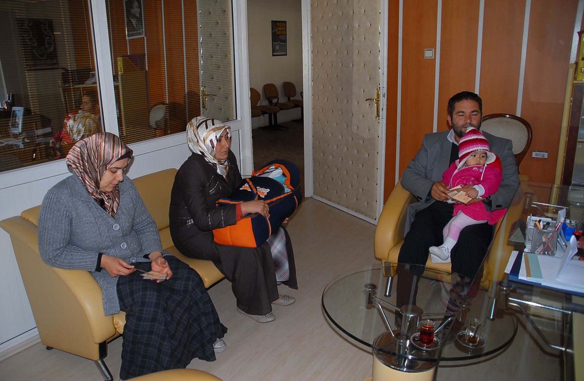 Kuşadası'nda Depremzede Seferberliği