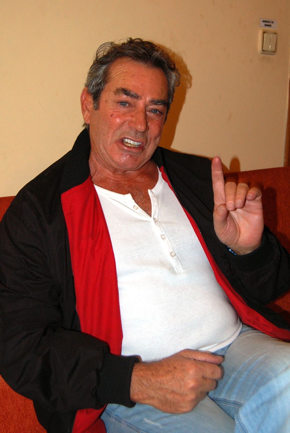 'yorgun Herkül' Salih Güney'le Özgen Acar'ı Mahkemelik Edecek