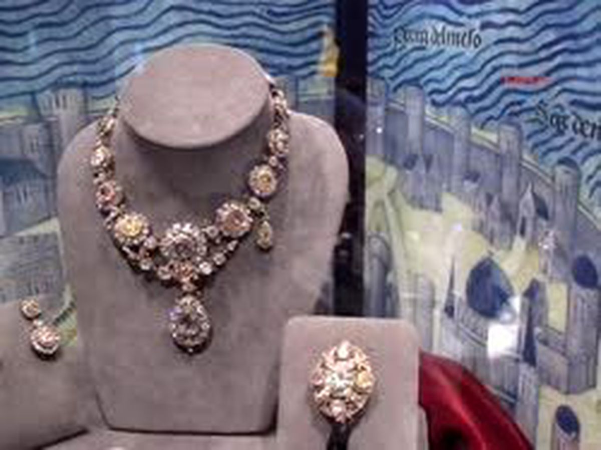 Cenevre'deki Hanedanlık Mücevherleri Sergisinde Osmanlı Mücevherleri de Yer Aldı