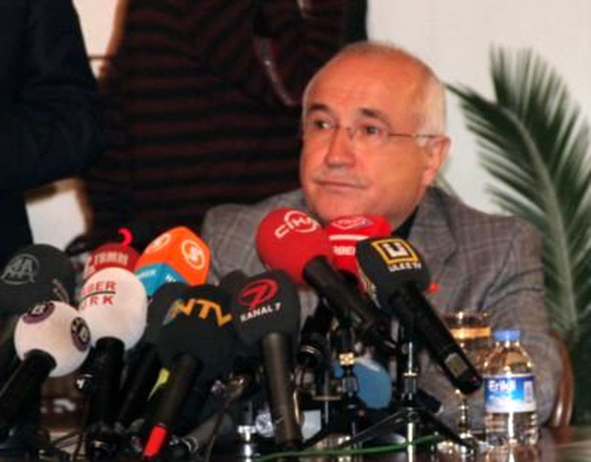 Çiçek: Türkiye Siyaseten de Fay Üzerinde