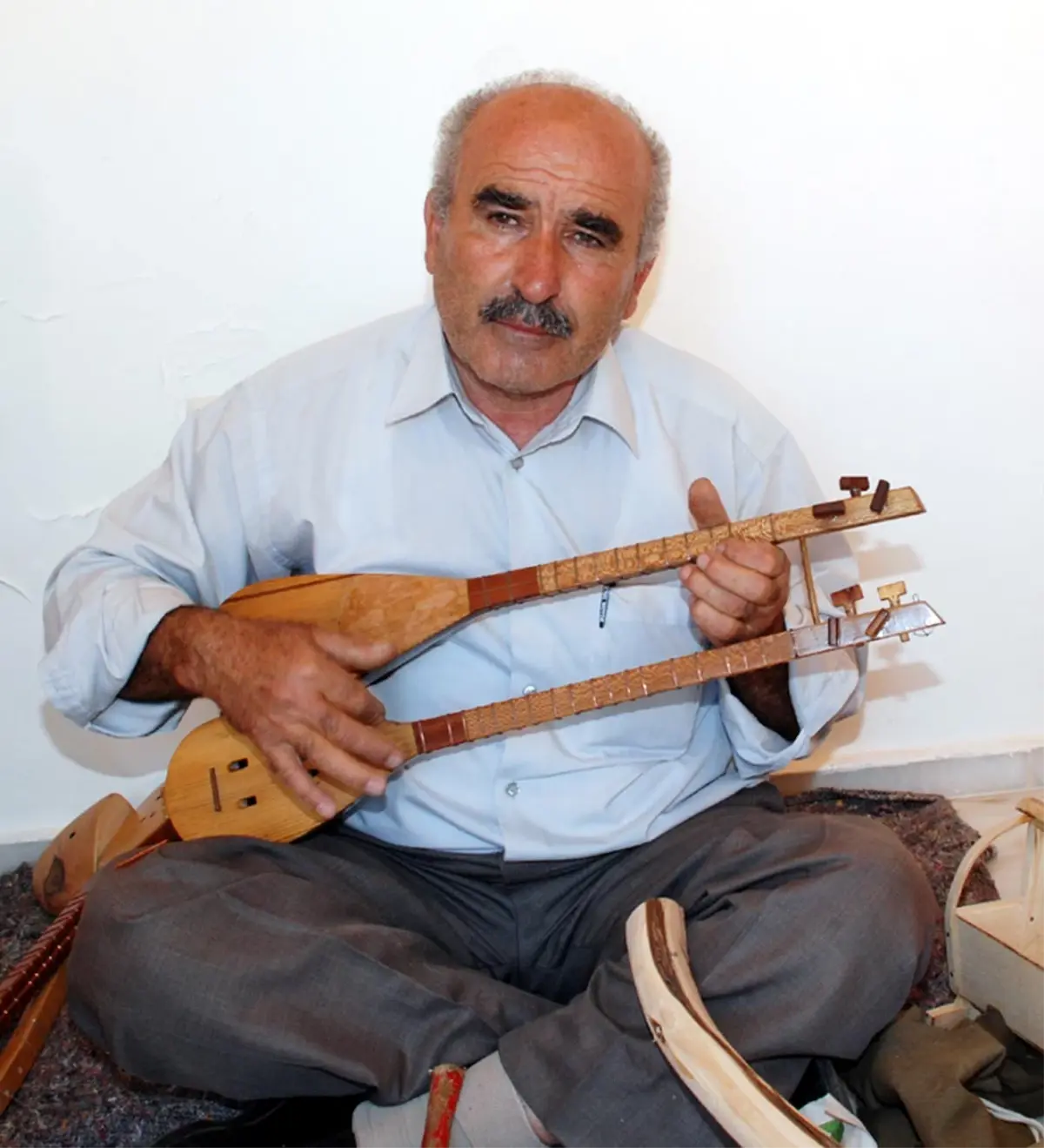 Curaya Ömrünü Adadı