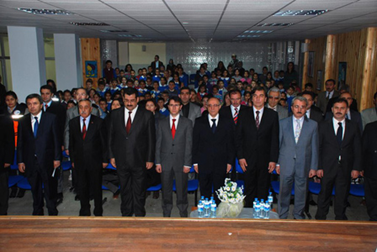 Encümene Vali Özçimen Başkanlık Yaptı