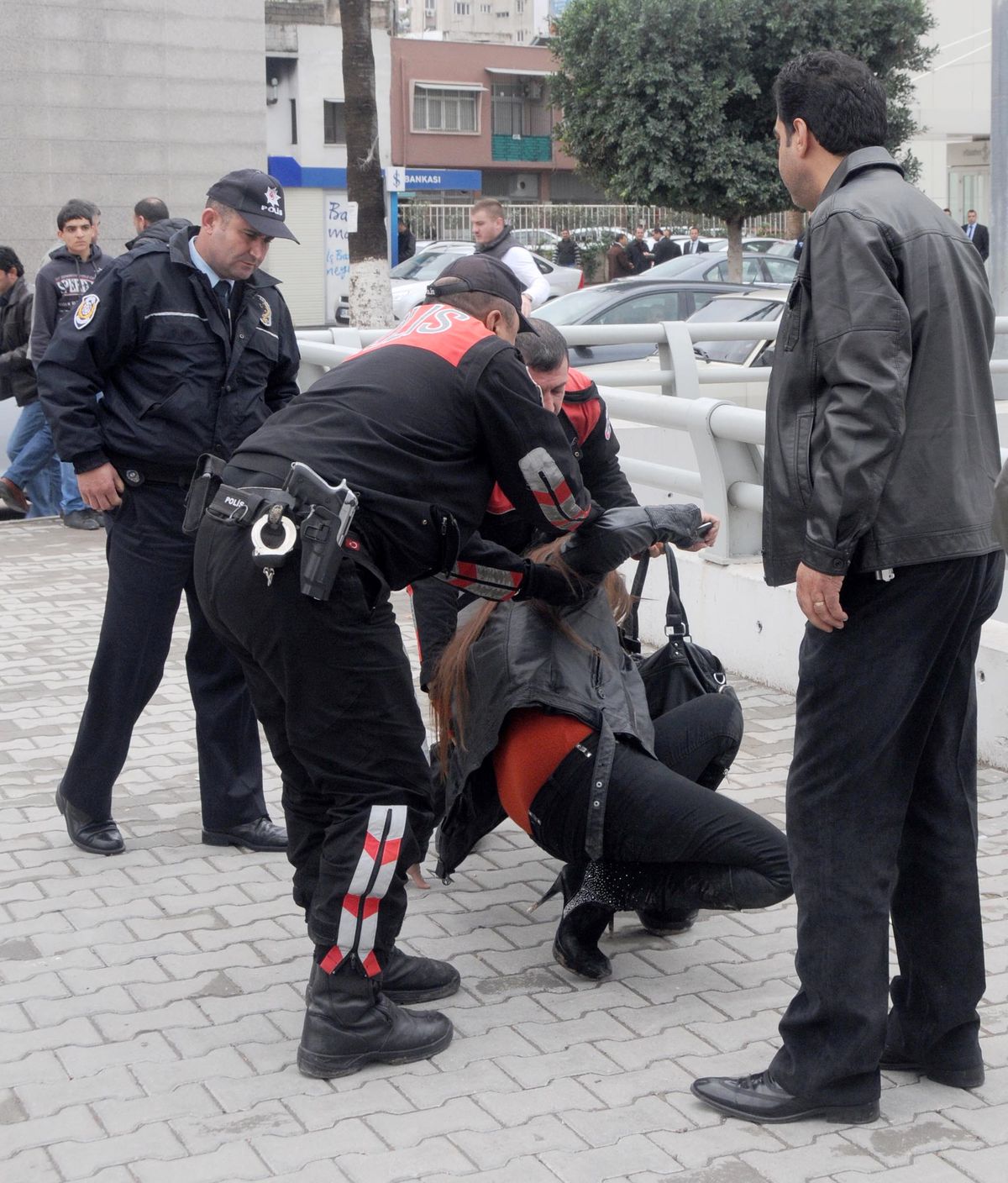 Koca Dayağı Yüzünden İntihar Etmek İstedi