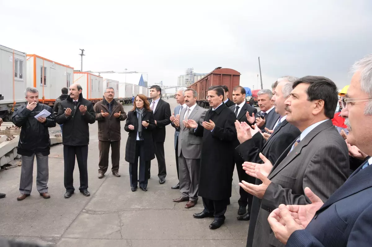 Kocaeli\'nden Van\'a 50 Konteyner Gönderildi