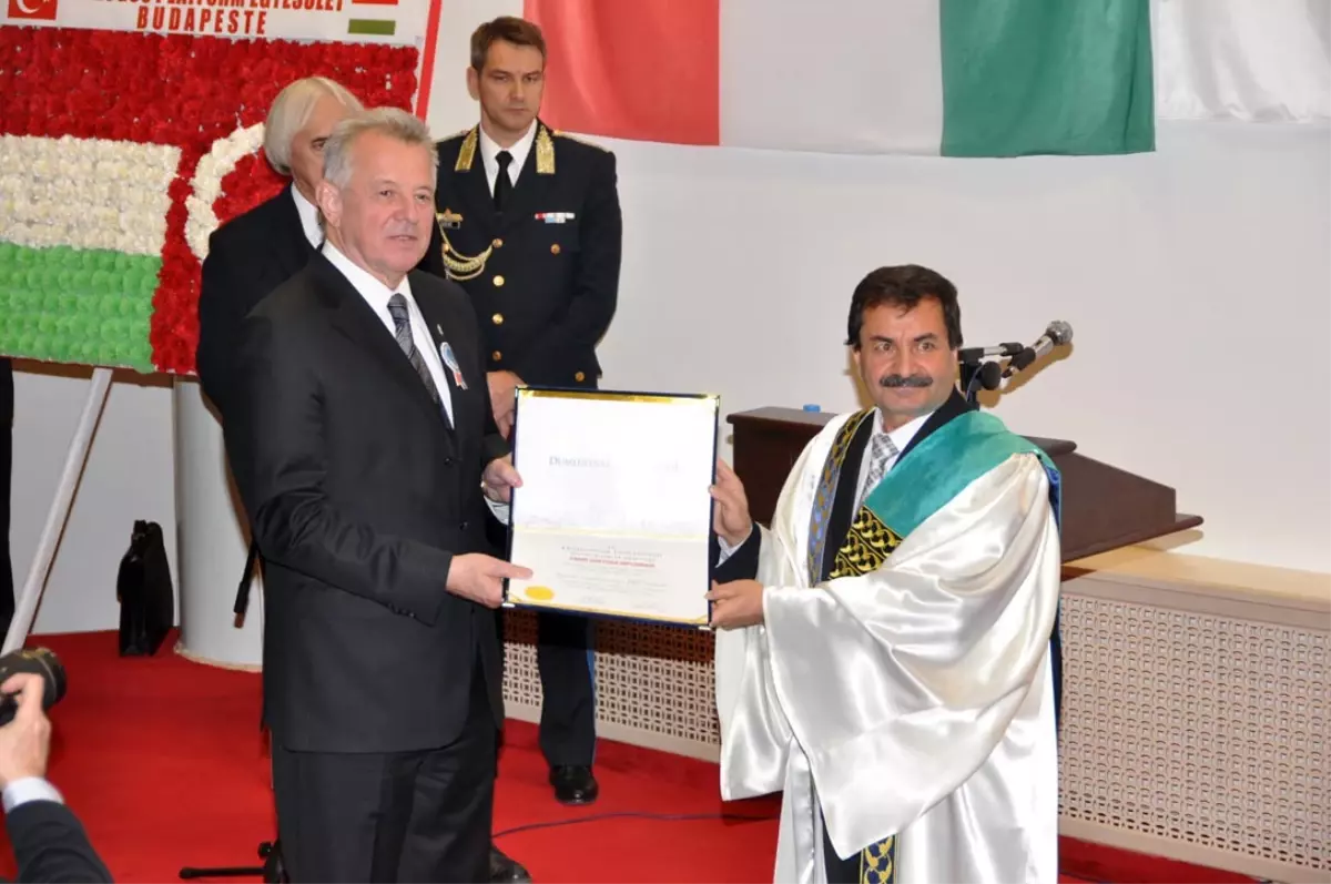 Macaristan Cumhurbaşkanı Schmıtt\'e Dpü\'den Fahri Doktora