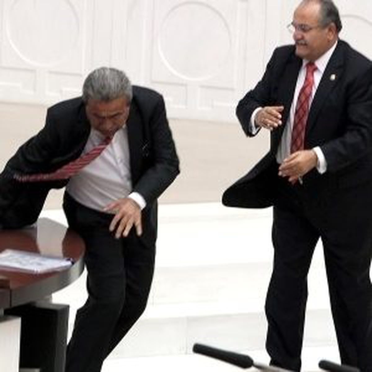 Meclis'te Eşkiyalık Atışması