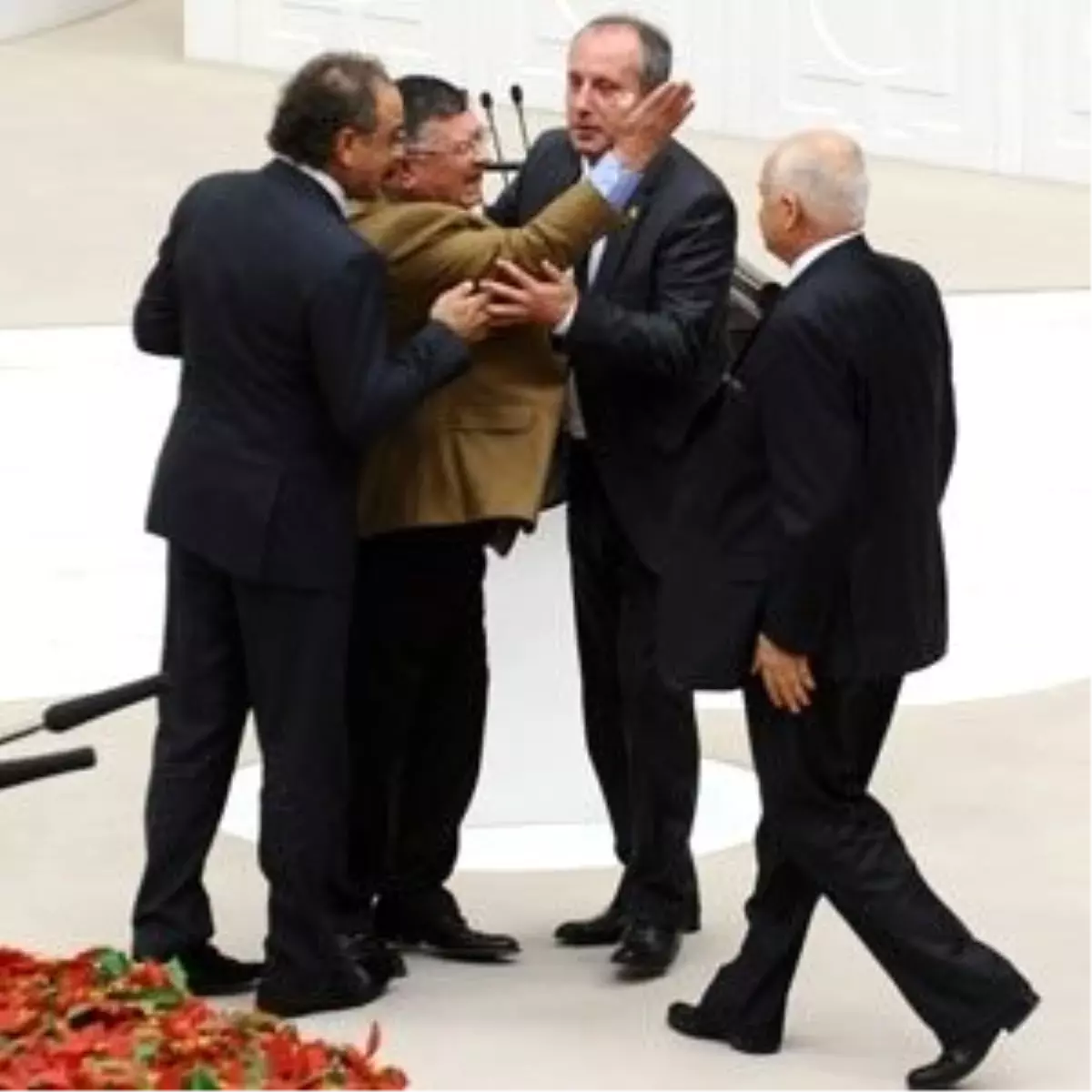 TBMM Genel Kurulu\'nda Tartışma