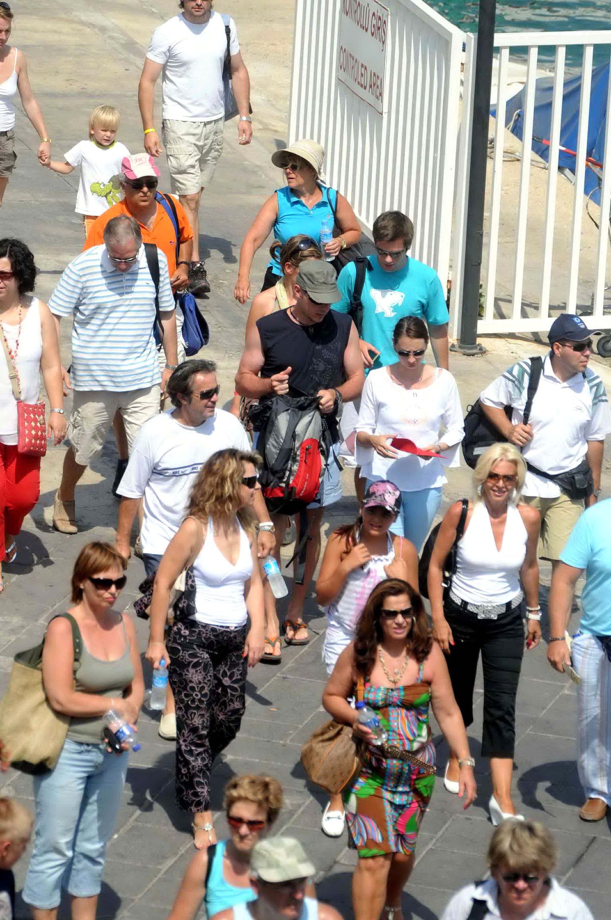 Çarşı Esnafının \'gümrük Kapısı Açık Kalsın\' İsteği