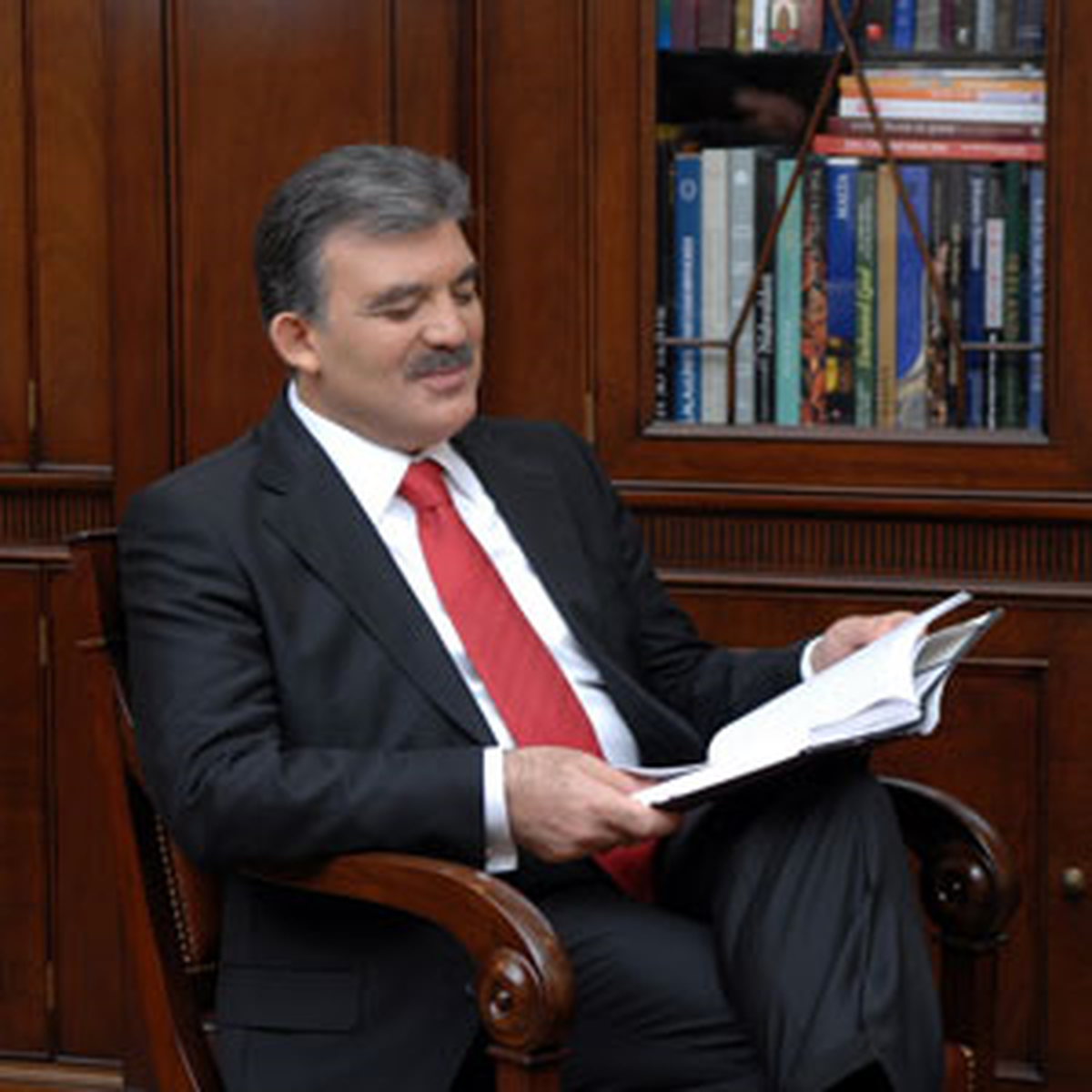 Gül, Youtube World View'in Konuğu