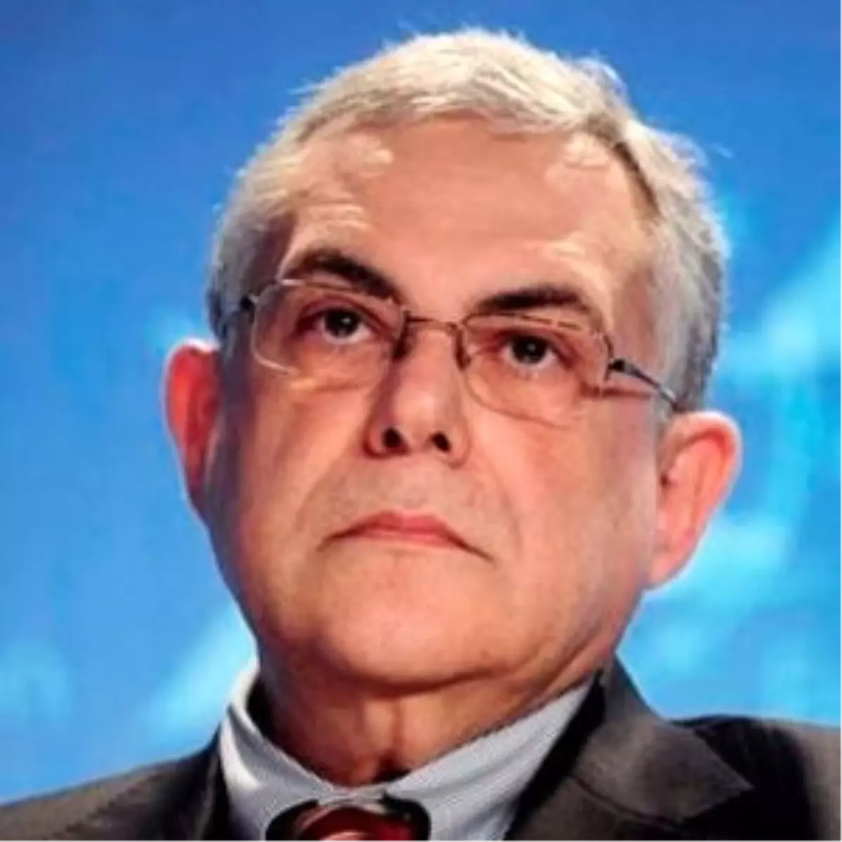 Papadimos Hükümeti Güvenoyu Aldı