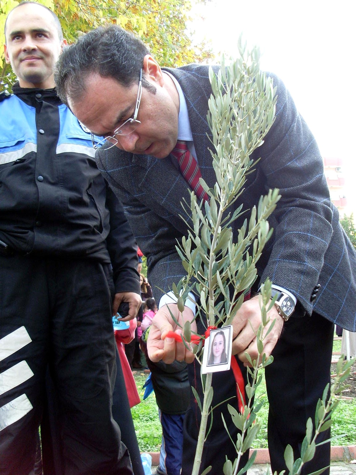 Depremde Ölen 72 Öğretmen İçin 72 Fidan