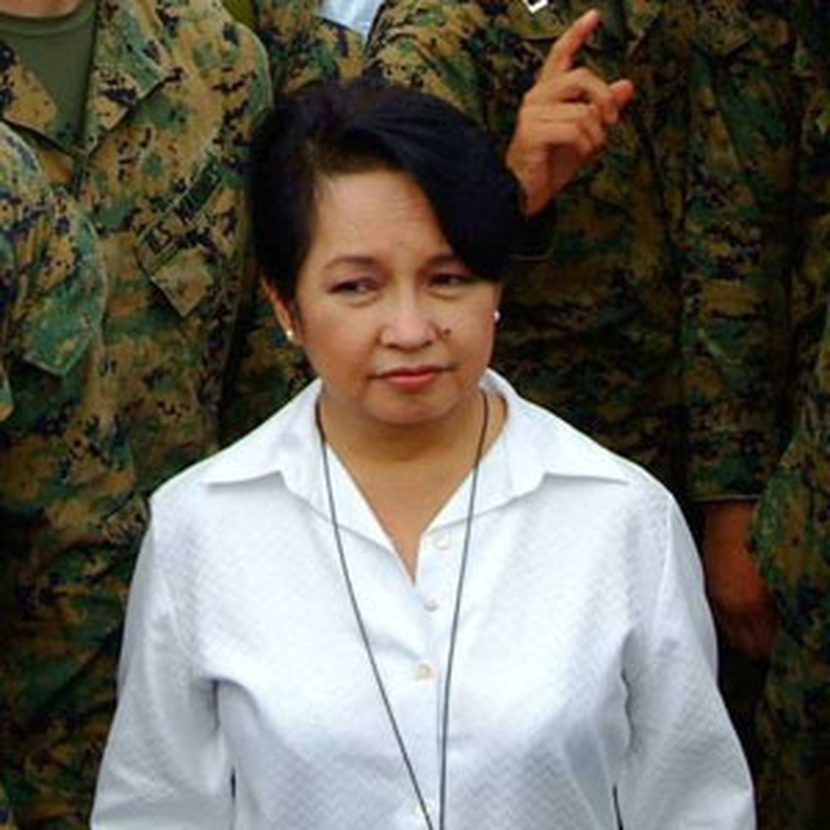 Filipinler\'de Eski Devlet Başkanı Arroyo\'ya Tutuklama Emri