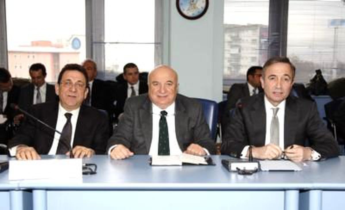 İzmir Adnan Menderes Havalimanı İhalesi 610 Milyon Euro'ya Tav'ın