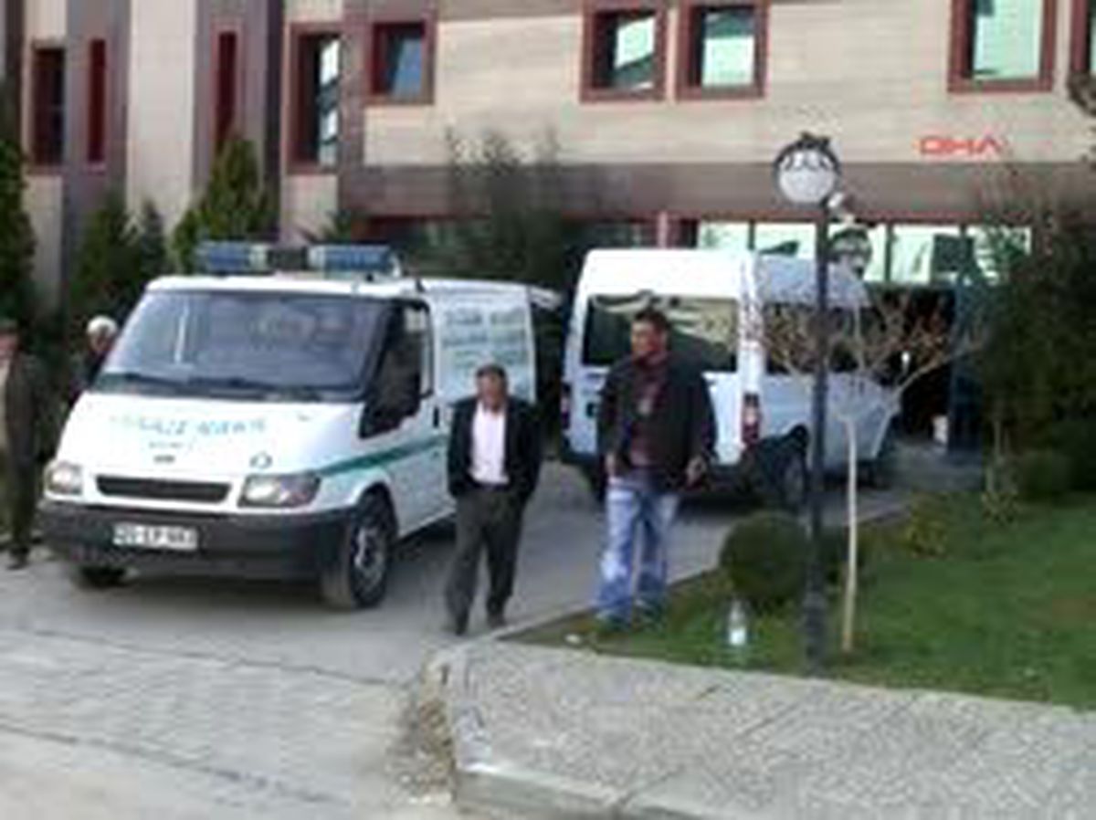 Testere Elinden Kaydı, Eşinin Öldürdü