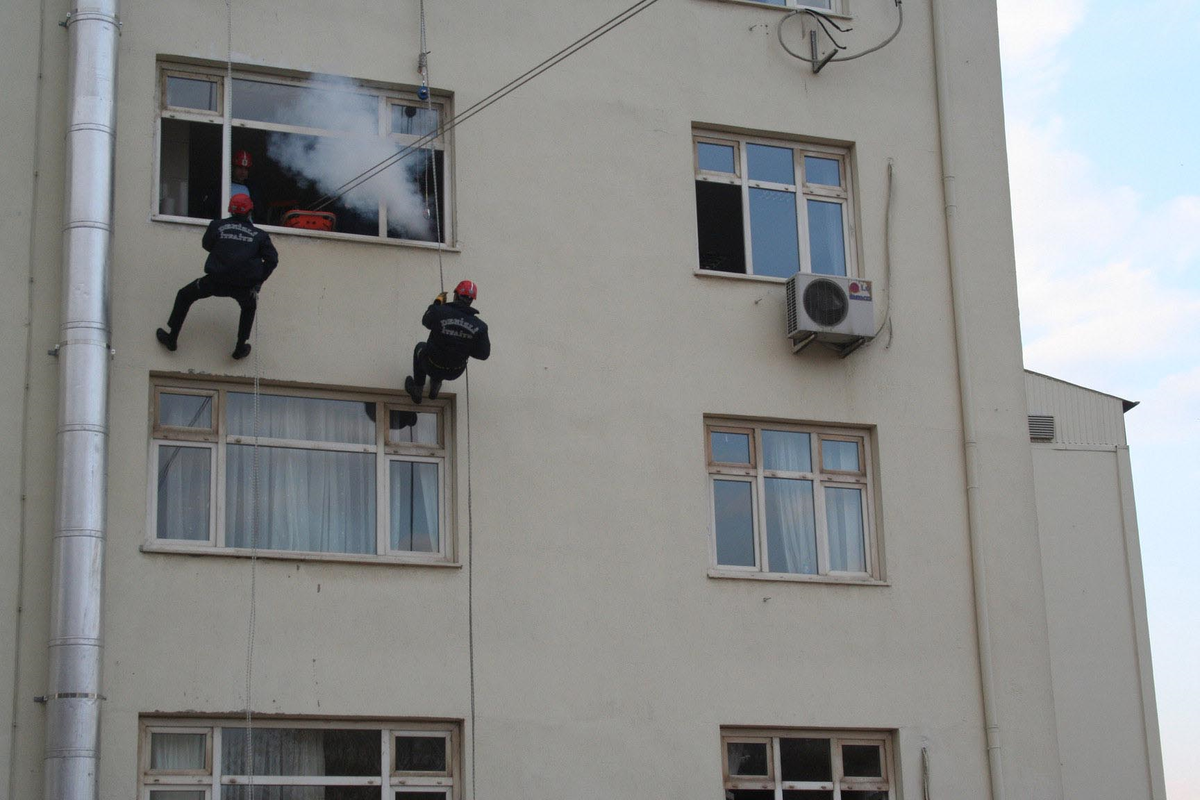 Denizli Devlet Hastanesi'nde Deprem Tatbikatı