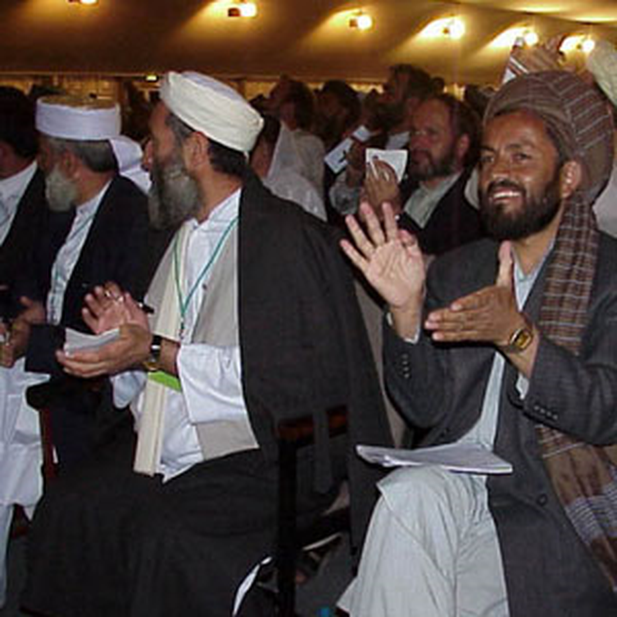 Loya Jirga ABD ile Stratejik Ortaklığı 'Şartlı' Kabul Etti