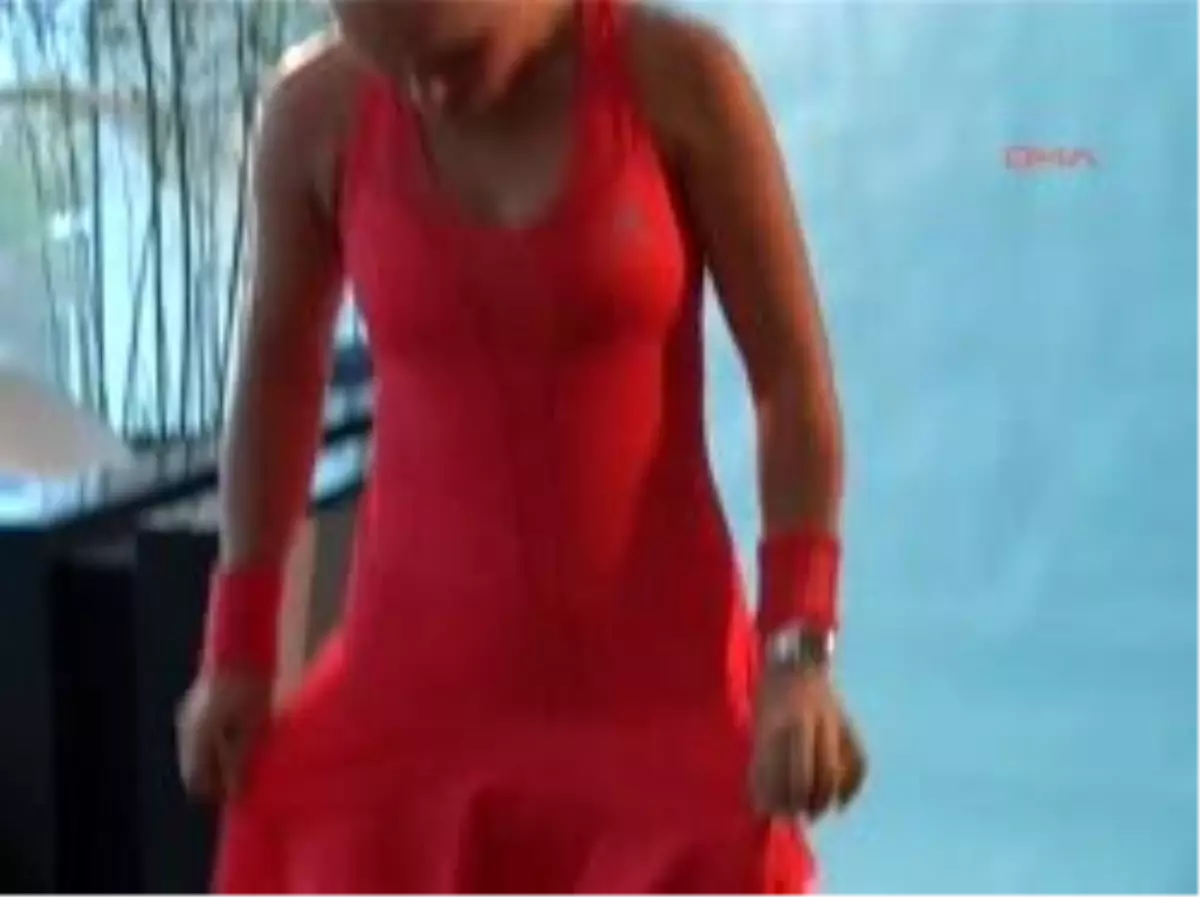 Woznıackı Havalimanında Büyüledi